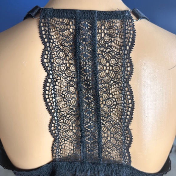 Victoria’s Secret Black Lace Bra - Picture 5 of 7